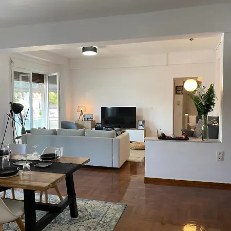 Galaxy Spacious & Renovated شقة
